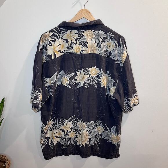 Tommy Bahama Men's Floral 100% Silk Button Down Size Large Resort Wear Dark Grey - Picture 2 of 5